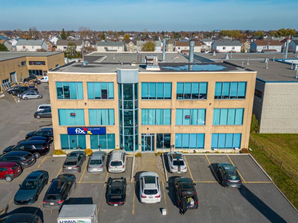 Offices for rent 2,000 to 3,000 sqft 2nd floor Brossard