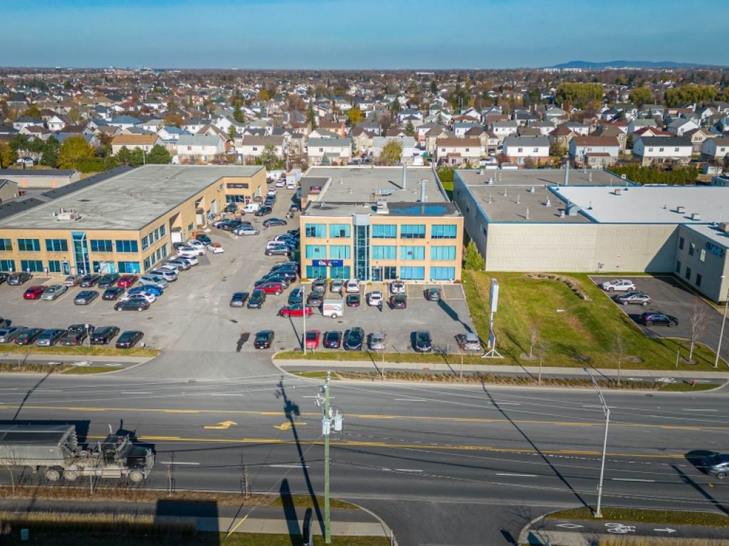 Offices for rent 2,000 to 3,000 sqft 2nd floor Brossard