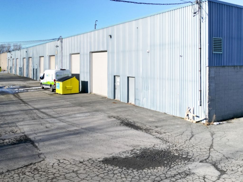 Offices/warehouse for rent