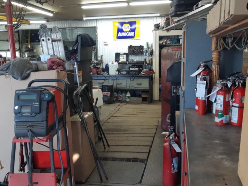 Radiator Center, mechanical garage and ++ Turnkey in Beauce
