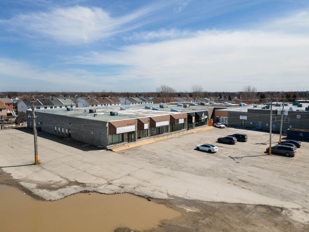 Locaux comm et entrepts  louer 1000  45000 pc Laval