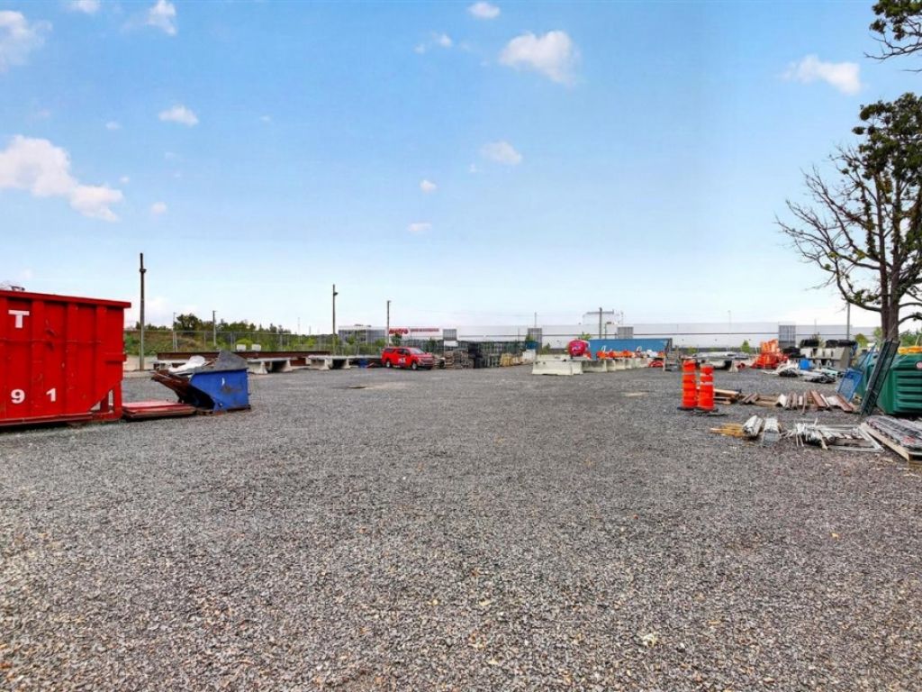 Industrial building for sale