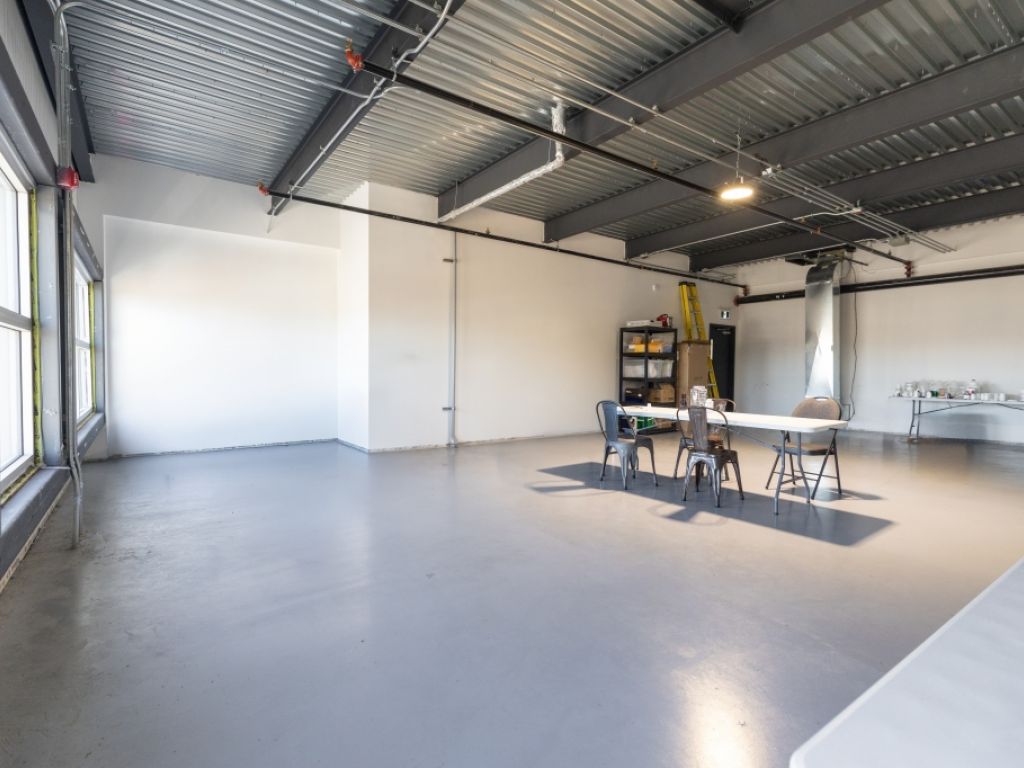 Industrial Space for Rent of 5 577 sq. ft. | | Boisbriand 