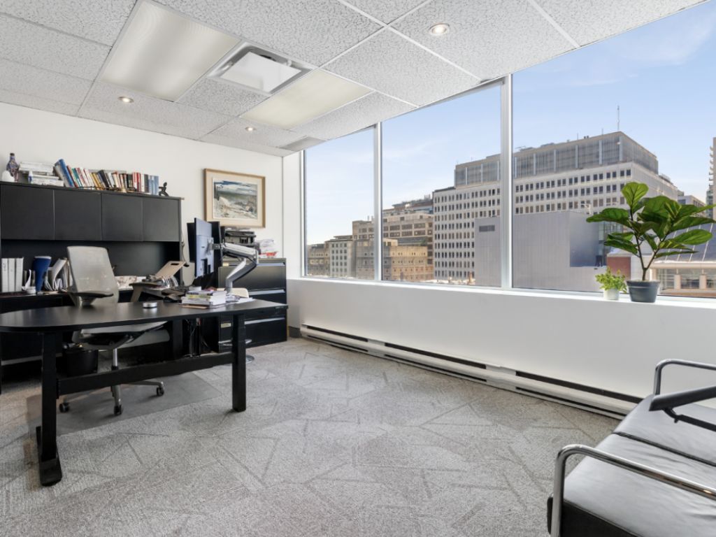 Sous-location bureaux cl� en main au c�ur du centre-ville / Taux de location fixe jusqu�au 31 ao�t 2028