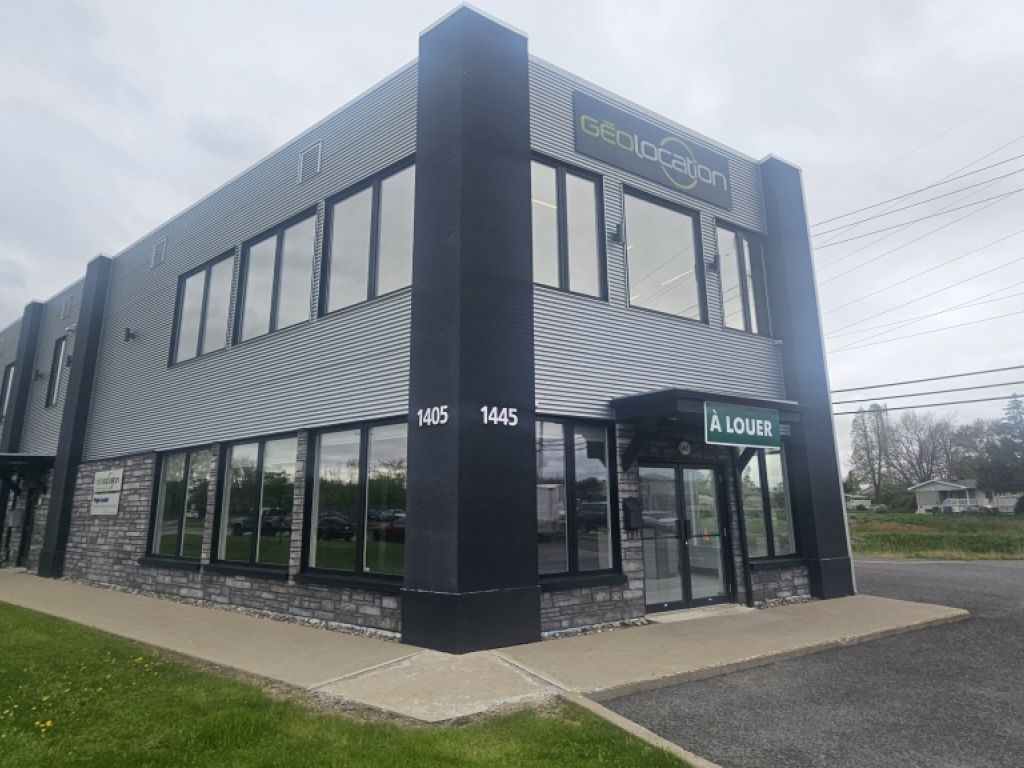 Local commercial  louer | 1445, boulevard Central, Qubec
