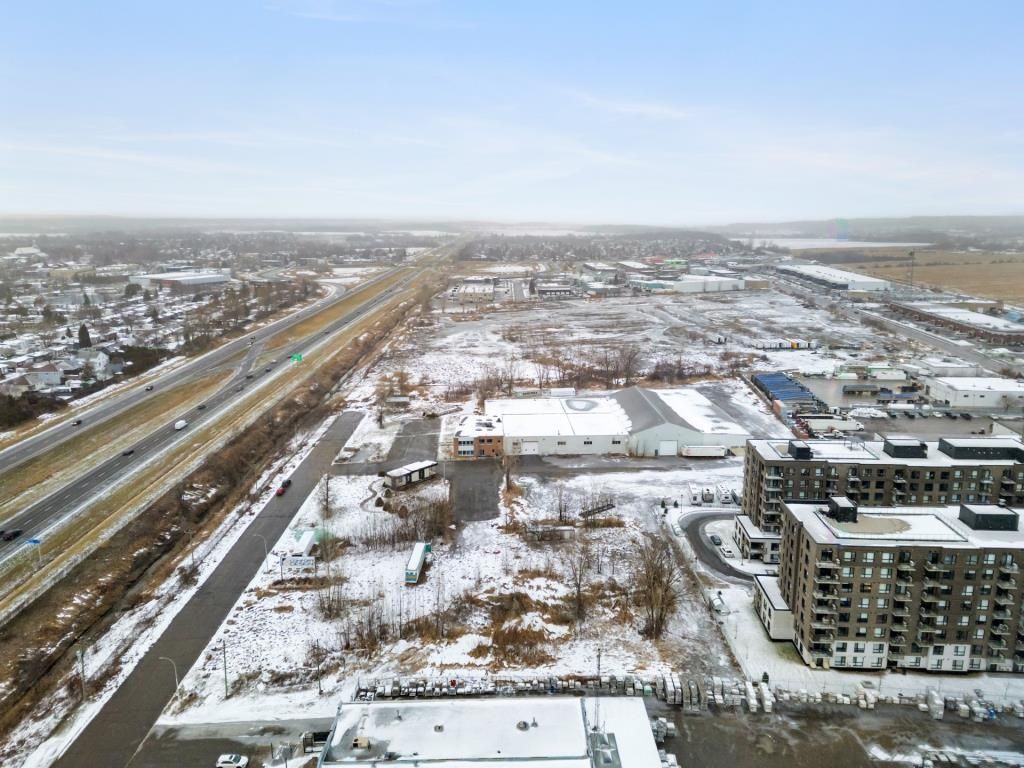 Industrial Building � Mascouche | Multi-Residential Potential