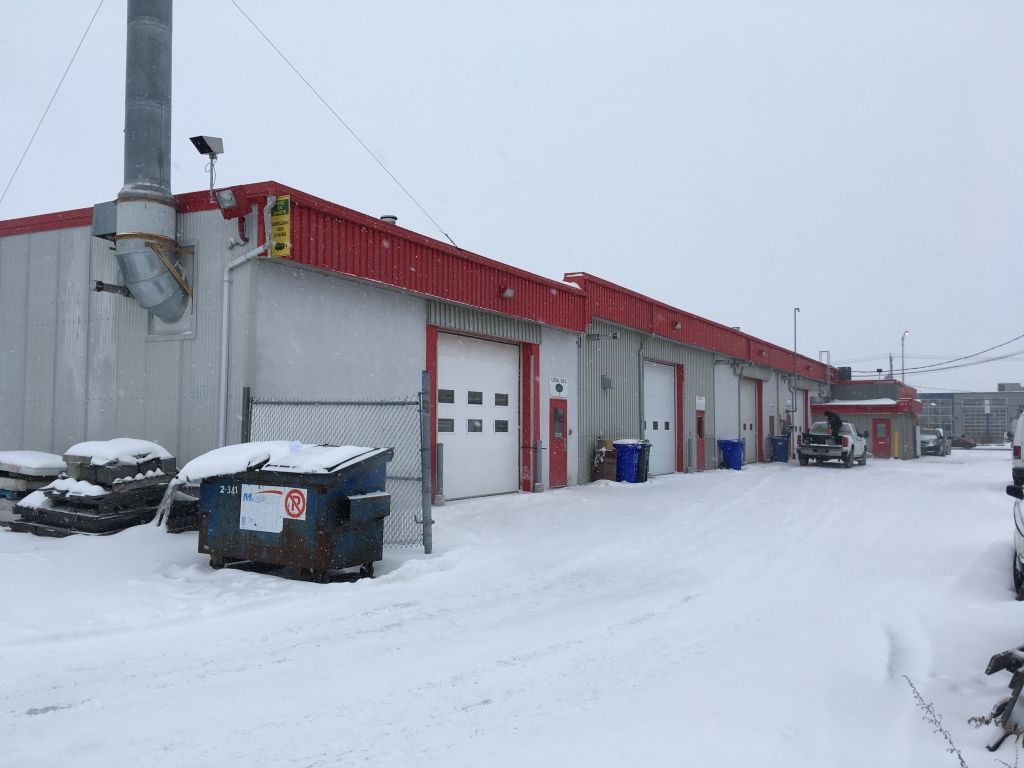 Local commercial Varennes 