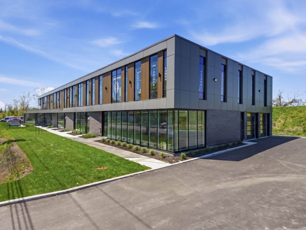 Espace Industriel et Commercial de 1er Choix � Louer
