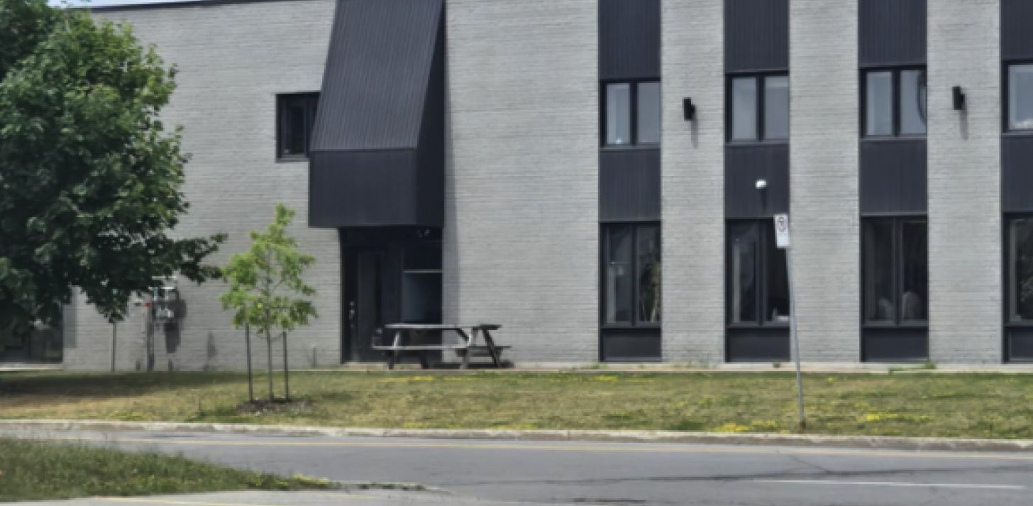 Entrepôt à louer de 2,000 à 100,000 pc, Dorval - À louer