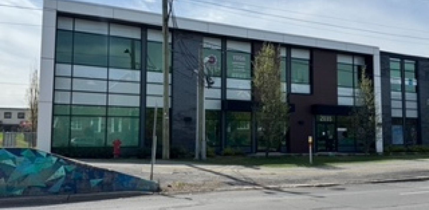 condo a vendre 2025 rue victoria à lachine - For Sale