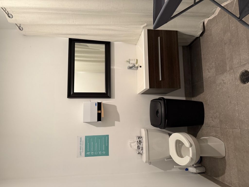 Bel local commercial � louer