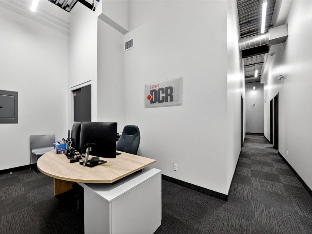 Office Space for Sublease � 4450 Rue Garand, Laval (Sainte-Rose)