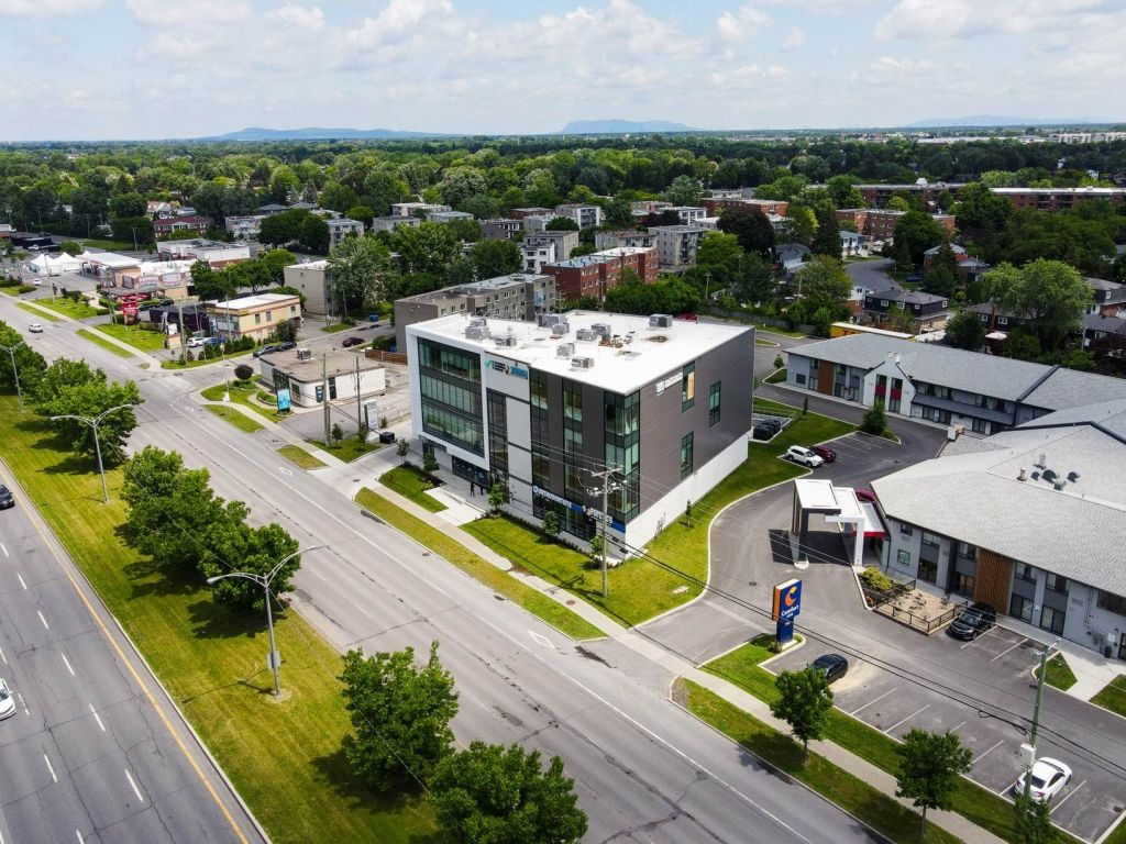 Coworking spaces / Office for rent Turnkey Brossard
