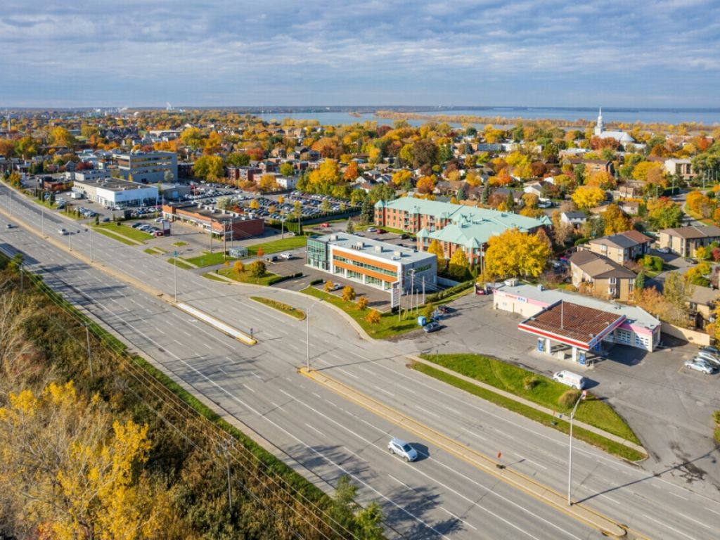 New commercial spaces and offices 2,000 to 6,316 sqft La Prairie