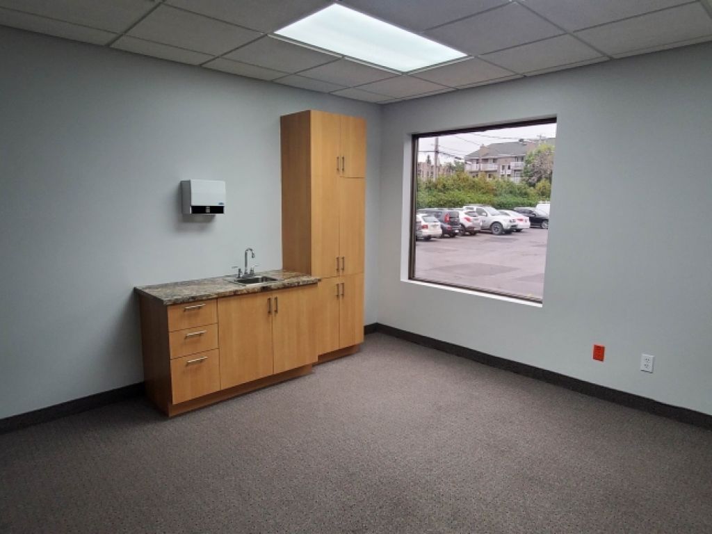 SAINT-JEAN Bureaux  louer 1500p2 au rez-de-chausse