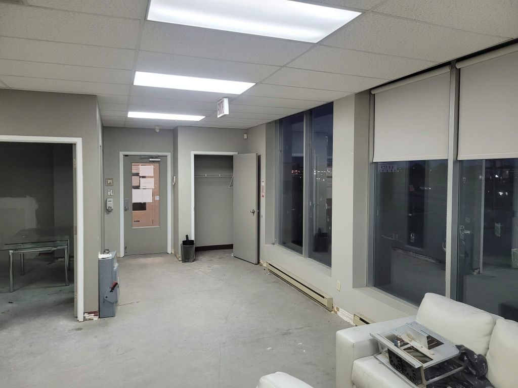 Commercial and/or office space sublease in Laval