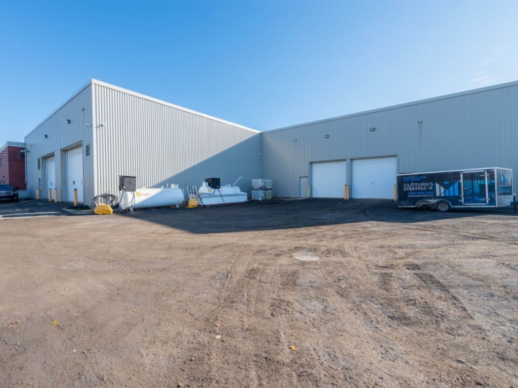 Industrial space to be built 15,000 to 40,000 sqft - La Prairie