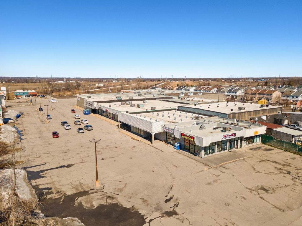 Locaux comm et entrepts  louer 1000  45000 pc Laval