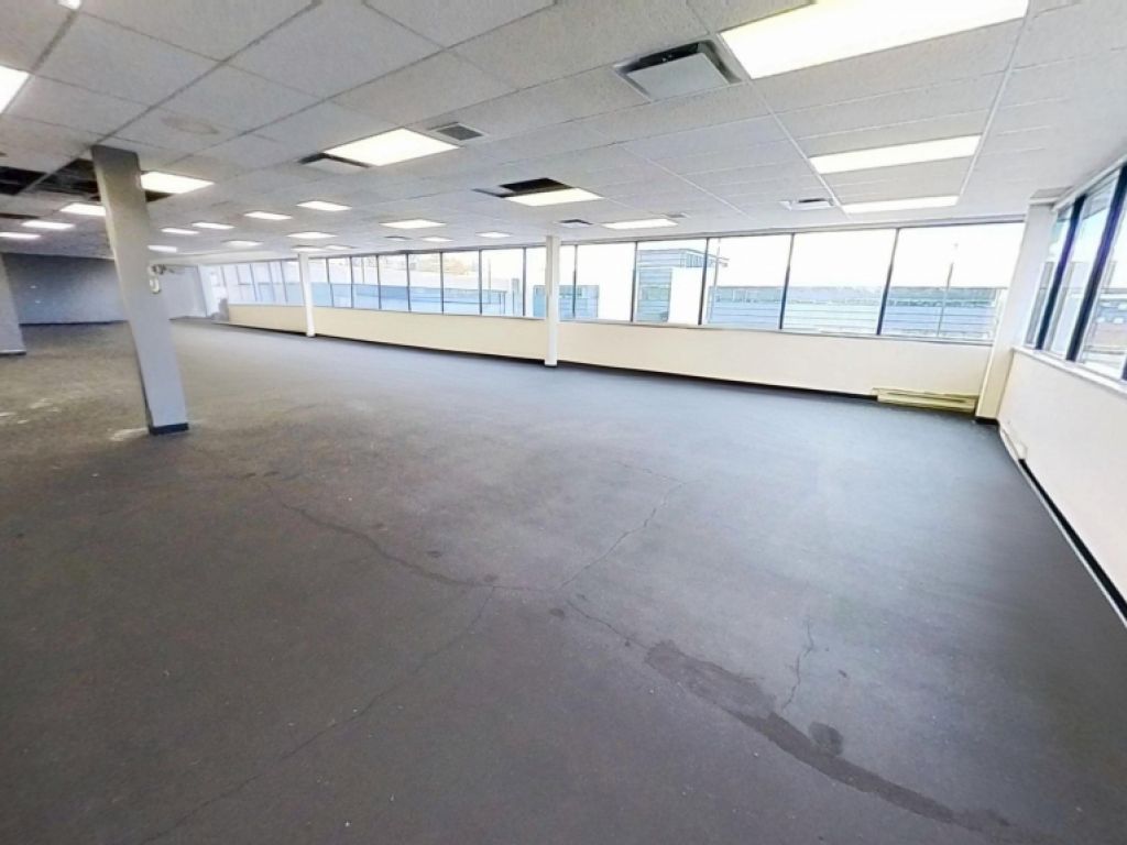 Espace commercial  amnager  Qubec