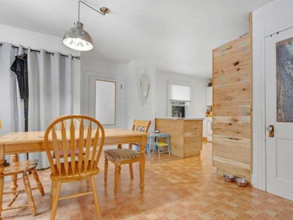 B�tisse comm sur boul. Cur�-Labelle � Sainte-Rose 