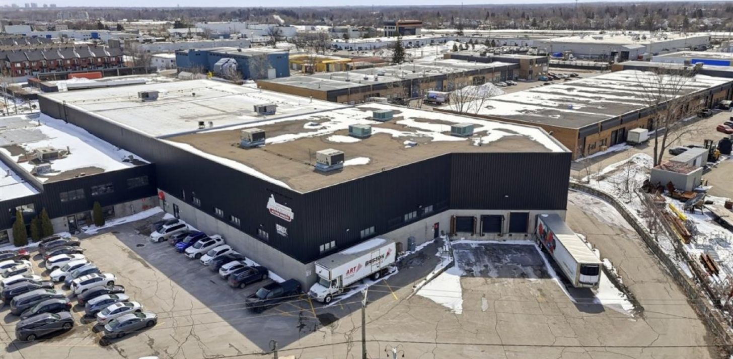 Industrial condo for lease or sale � 36,920 sq.ft. � Boisbriand - For Sale or Lease