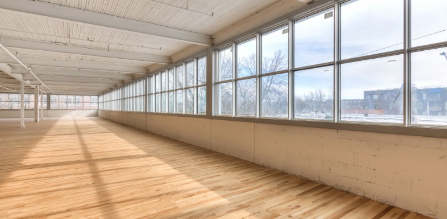 CLE EN MAIN Espaces bureaux commerciaux renovés à louer-HOMA - Disponible 