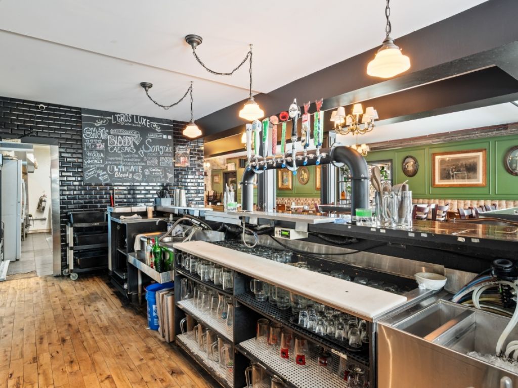 RESTAURANT FOR LEASE