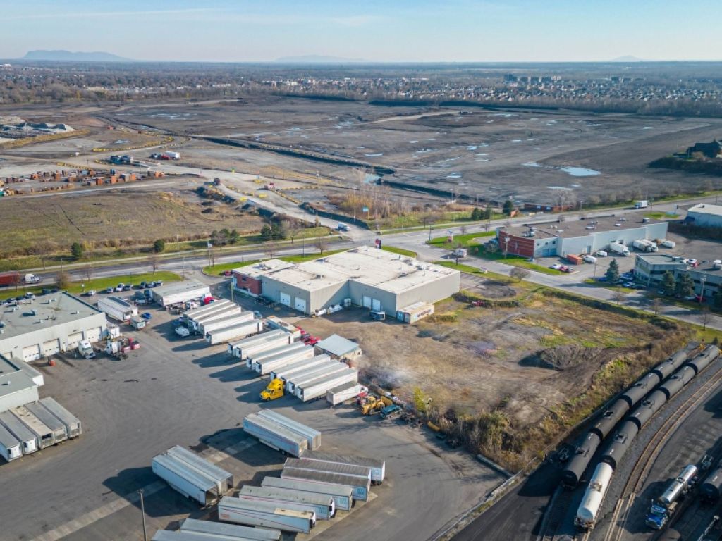 Espace industriel  construire 15000  40000 pi2 La Prairie