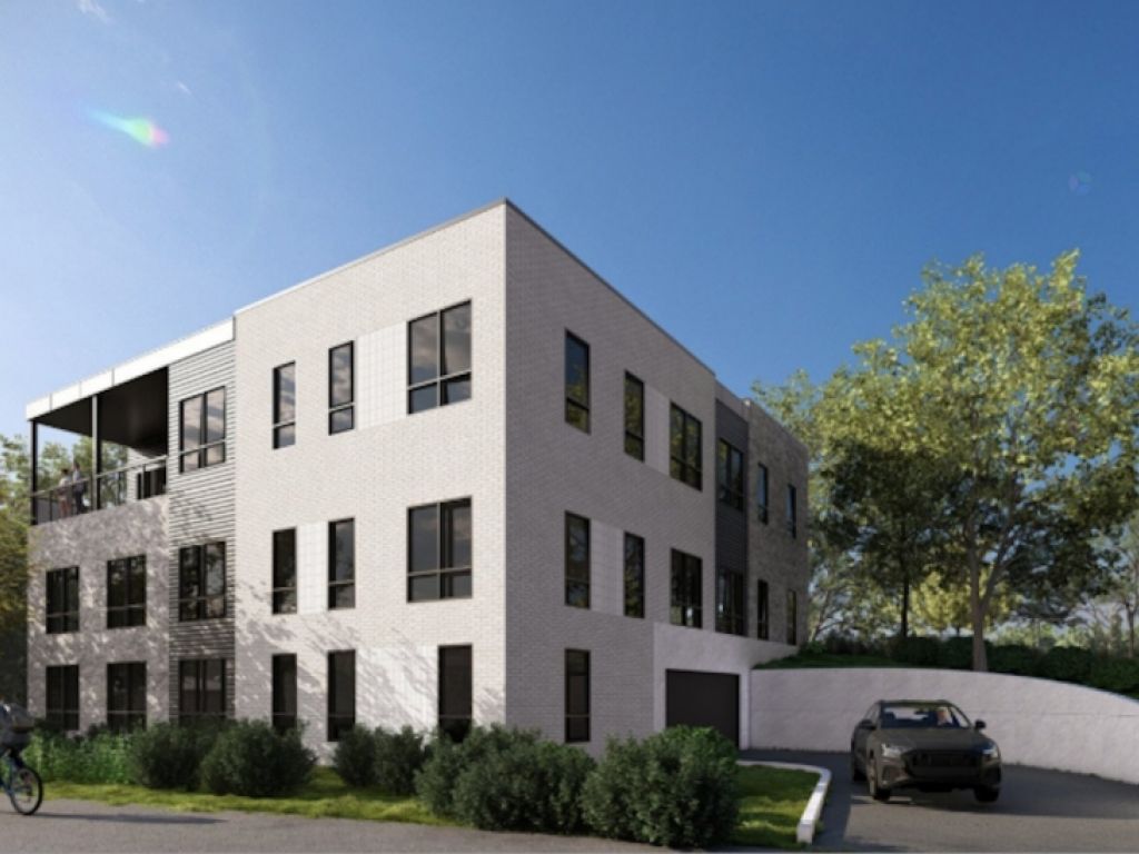 Commercial space for rent - 2100 sq ft (Near the Lumicit� project)