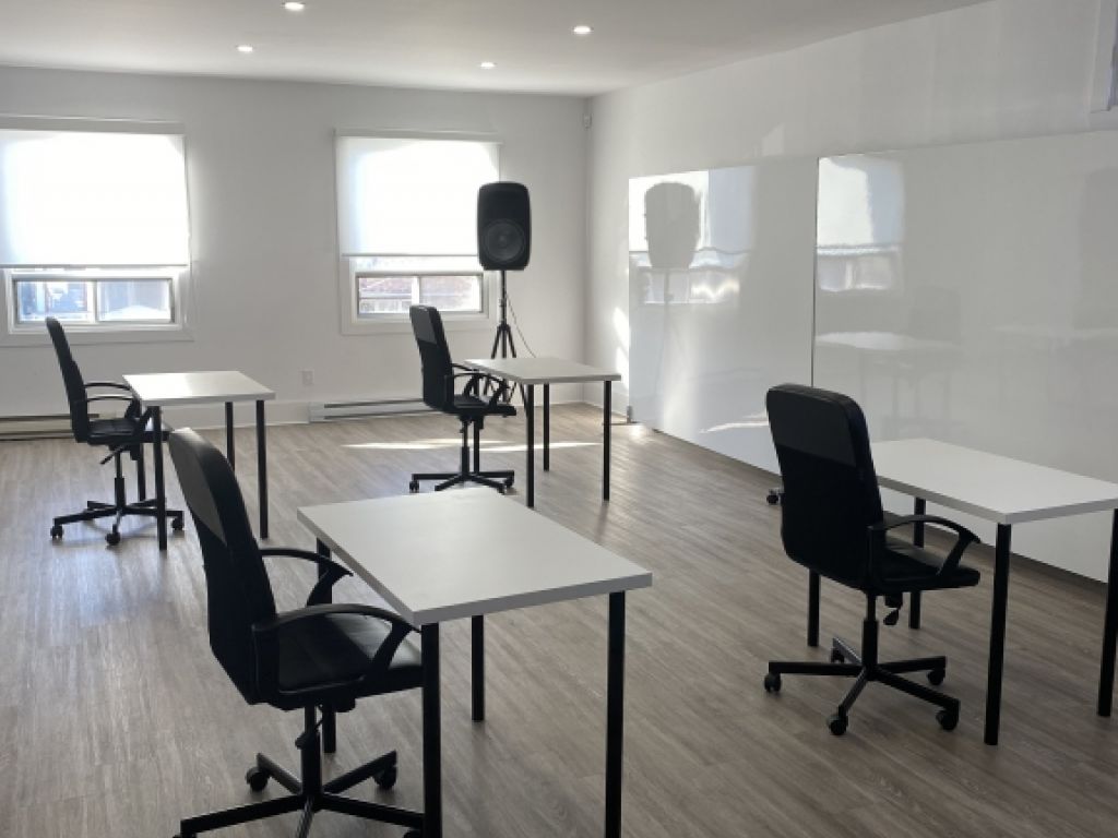 Commercial Lease Takeover  Rare Opportunity in Laval!