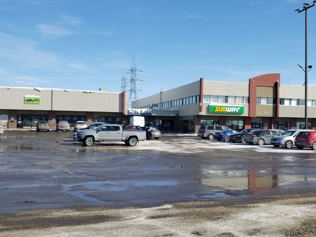 CARREFOUR CAPITALE rue Bouvier  Qubec