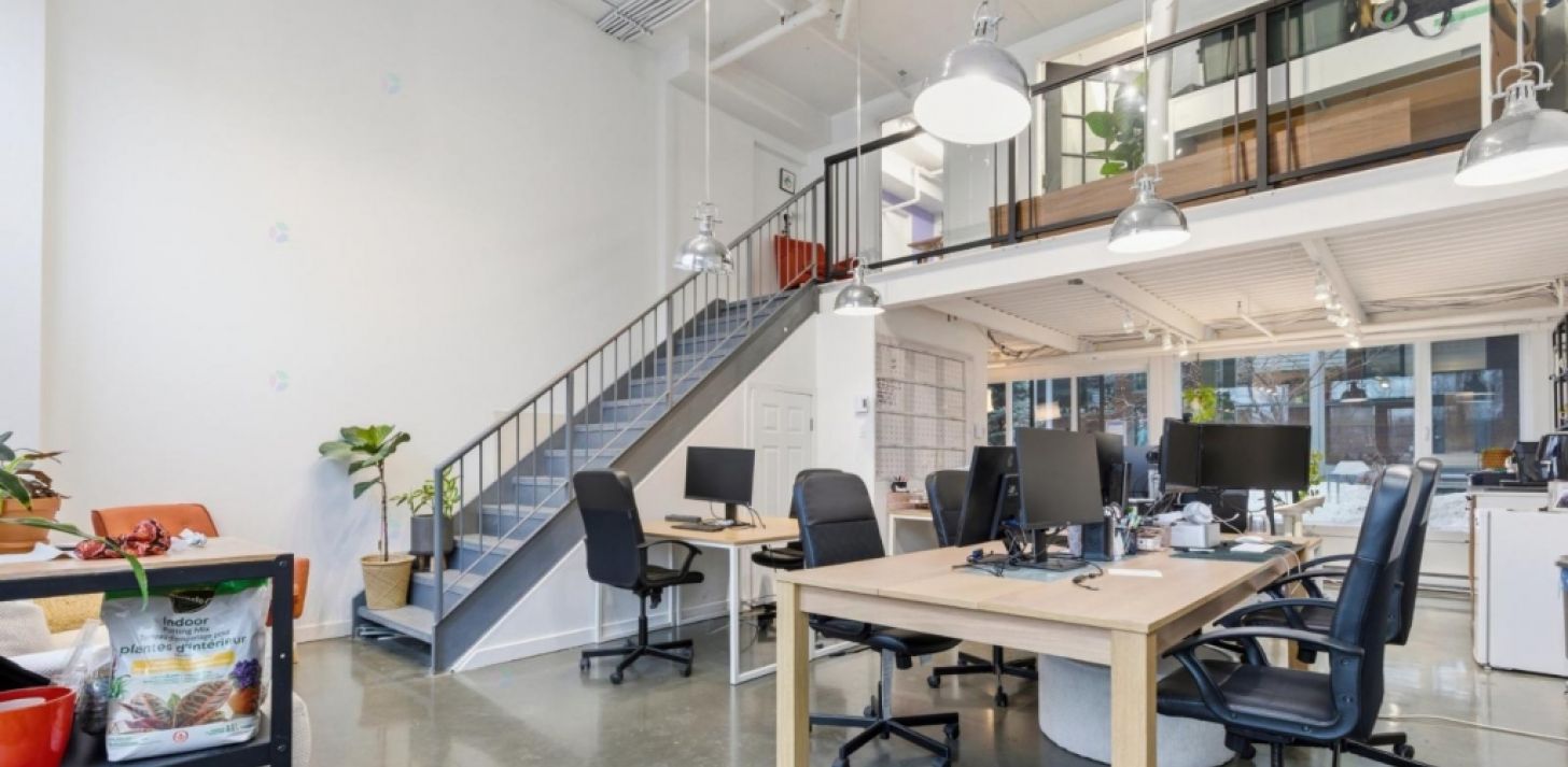Bright professional commercial space on 2 stories in Plateau Mont-Royal - For Rent