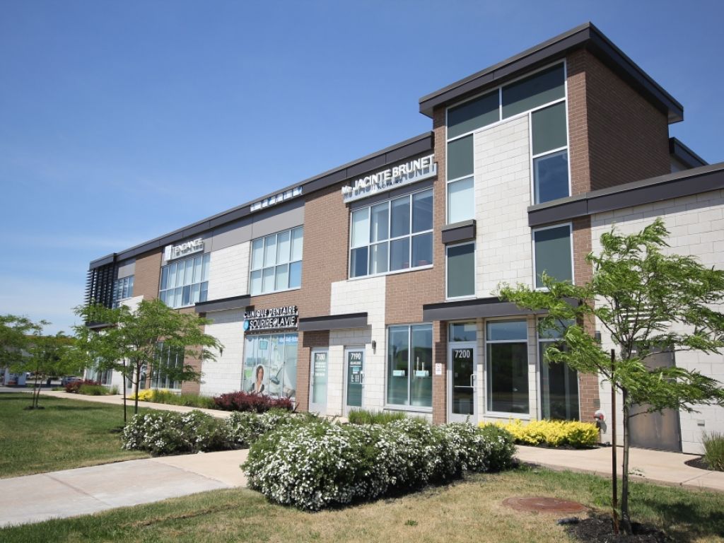  Commercial Unit, Office for rent in Brossard