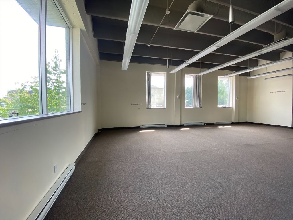 Commercial Space/offices for rent - Jonquire - 1000+ ft2