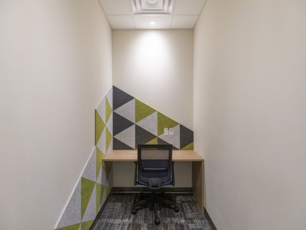 Bureau  louer | Laval | 3 000  10 000 PI 