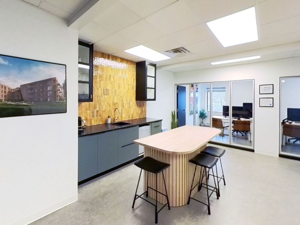 BUREAUX  SOUS-LOUER