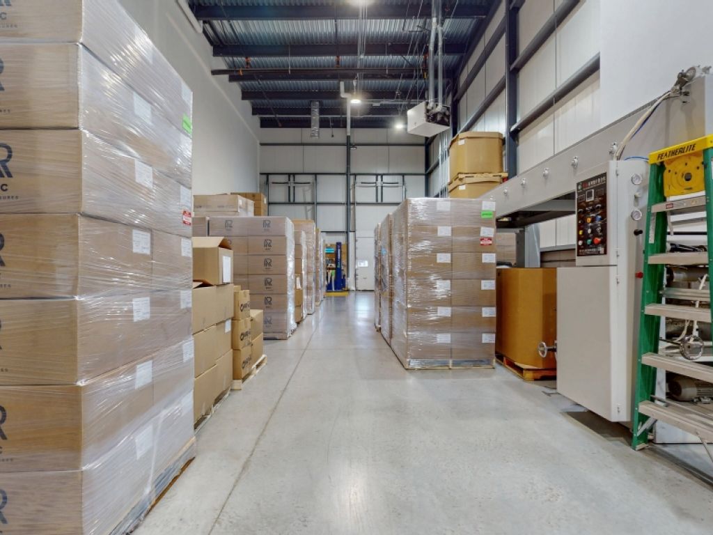 Industrial Space for Rent of 5 577 sq. ft. | | Boisbriand 