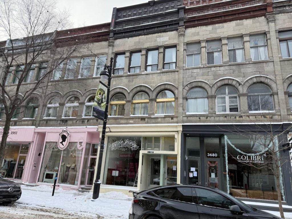 Chic 1,600 sqft space Very busy sector Plateau-Mont-Royal