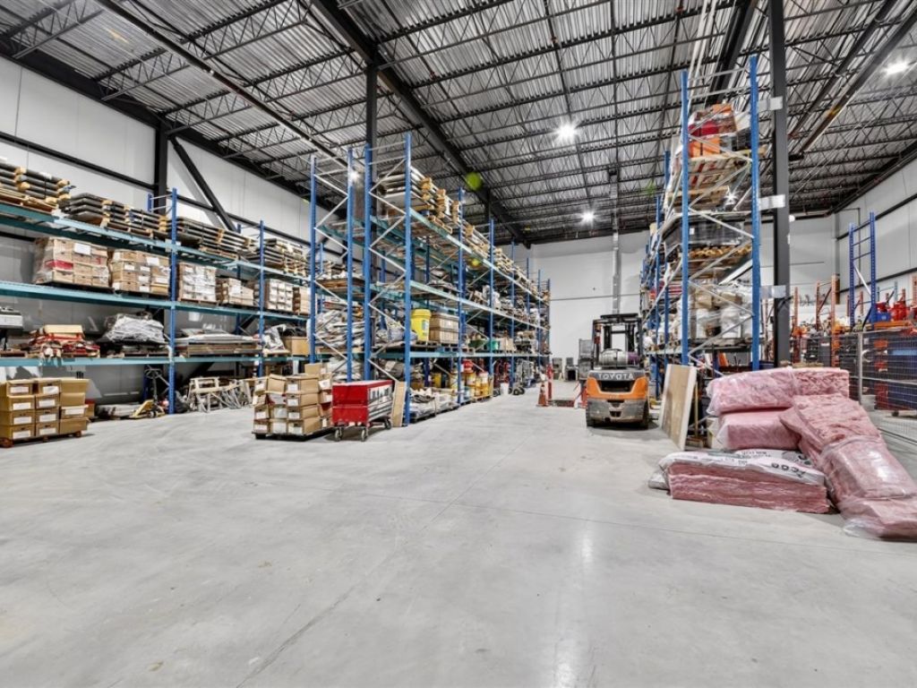 Industrial building for sale