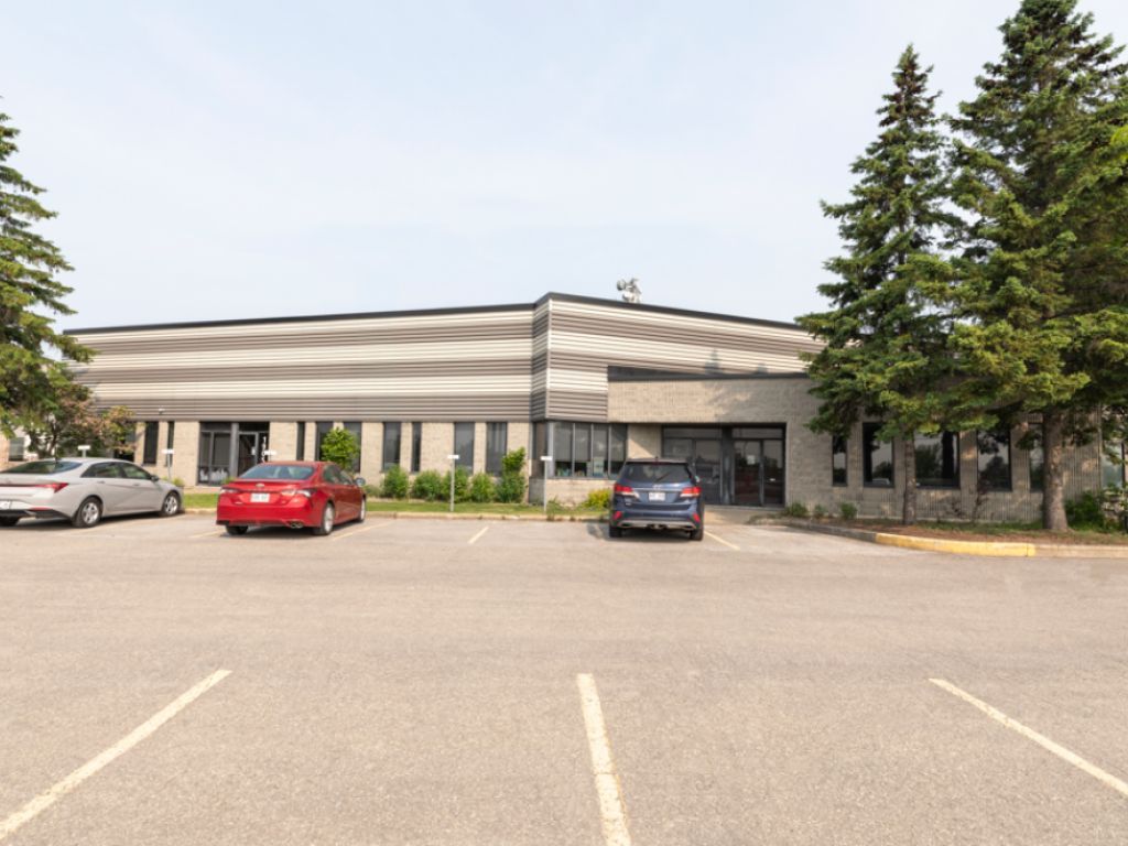 Local industriel � louer | Boisbriand | +40 000 PI�
