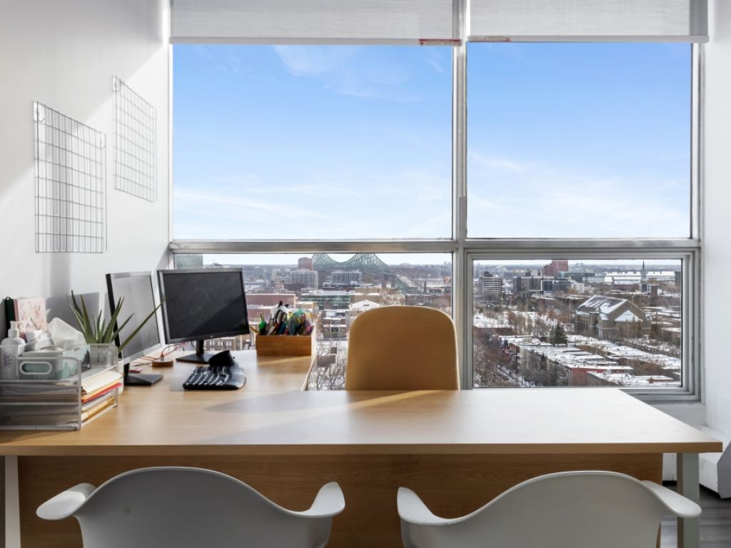 SUBLET � SMALL TURNKEY OFFICE