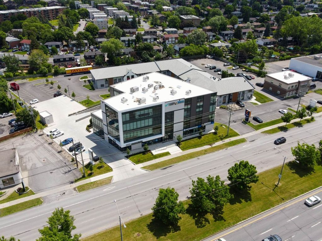 Coworking spaces / Office for rent Turnkey Brossard