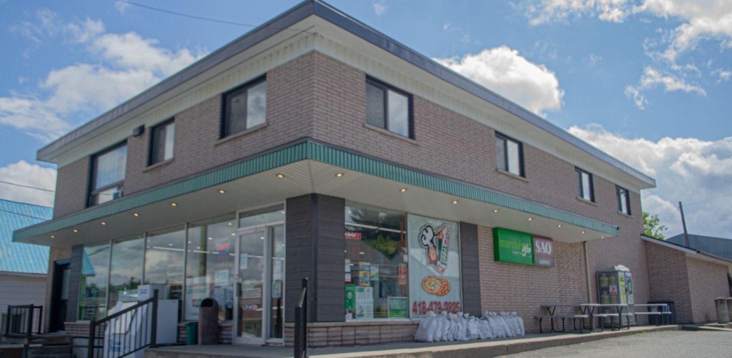 Alimentation Les Breault- Marché Axep - For Sale