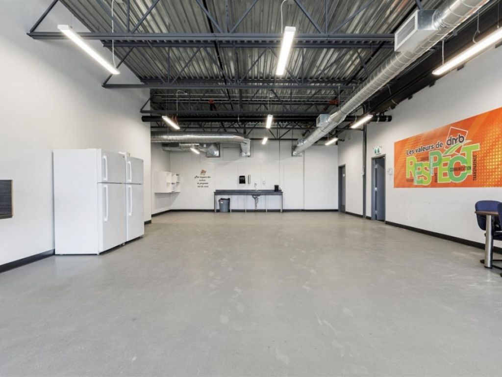 Industrial space for lease - 1320-1324 Av. de la Gare