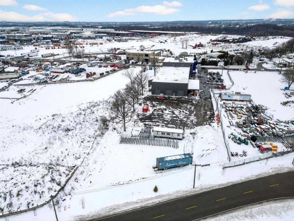 Industrial building for sale