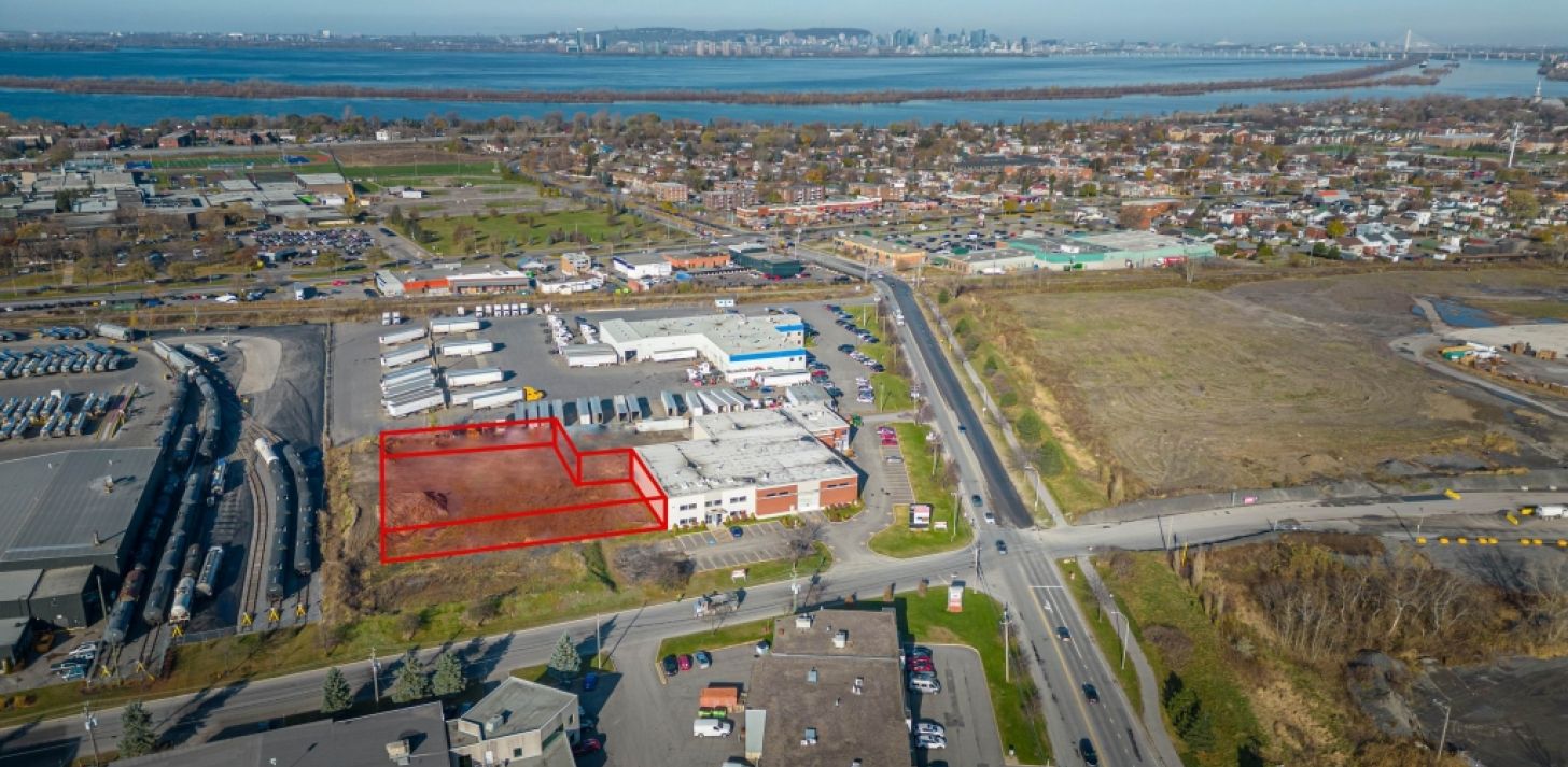 Industrial space to be built 15,000 to 40,000 sqft - La Prairie - For Rent
