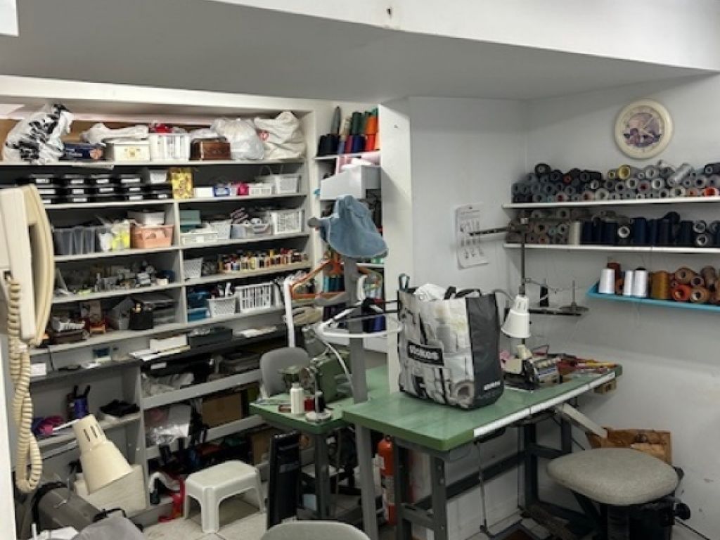 Atelier  louer $550 /mois chauffage, lectricit et wifi fourni. (418) 951-0125