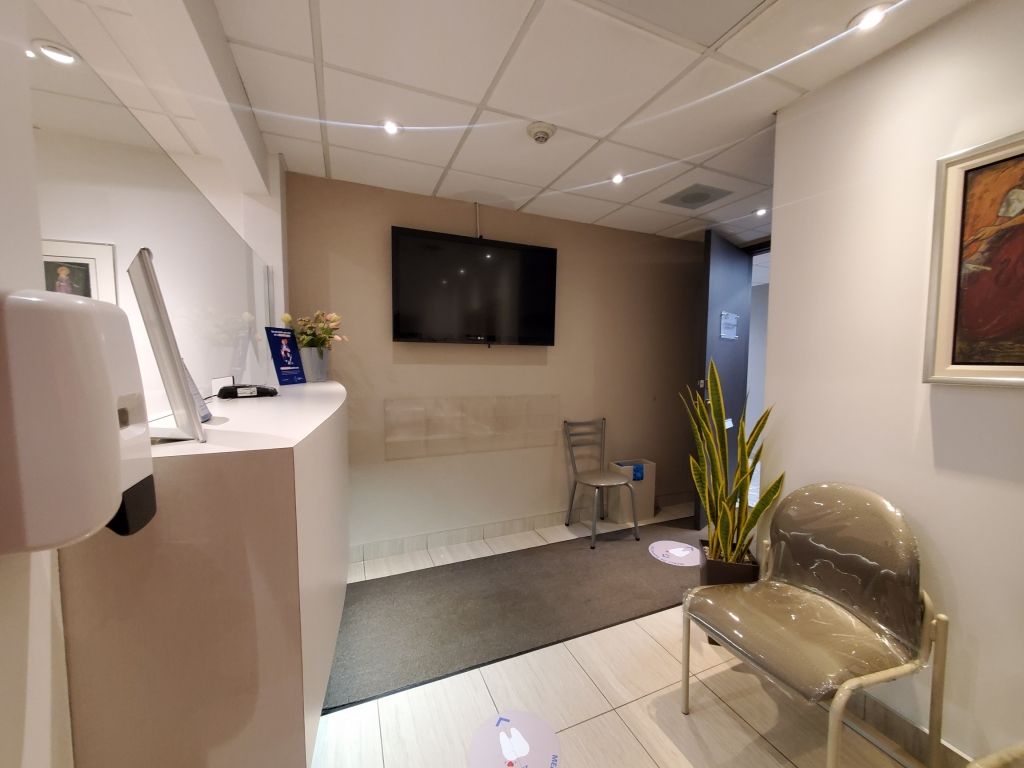 OFFICE TO RENT 755 SQF, PLATEAU MONT-ROYAL, NEAR METRO SHERBROOKE