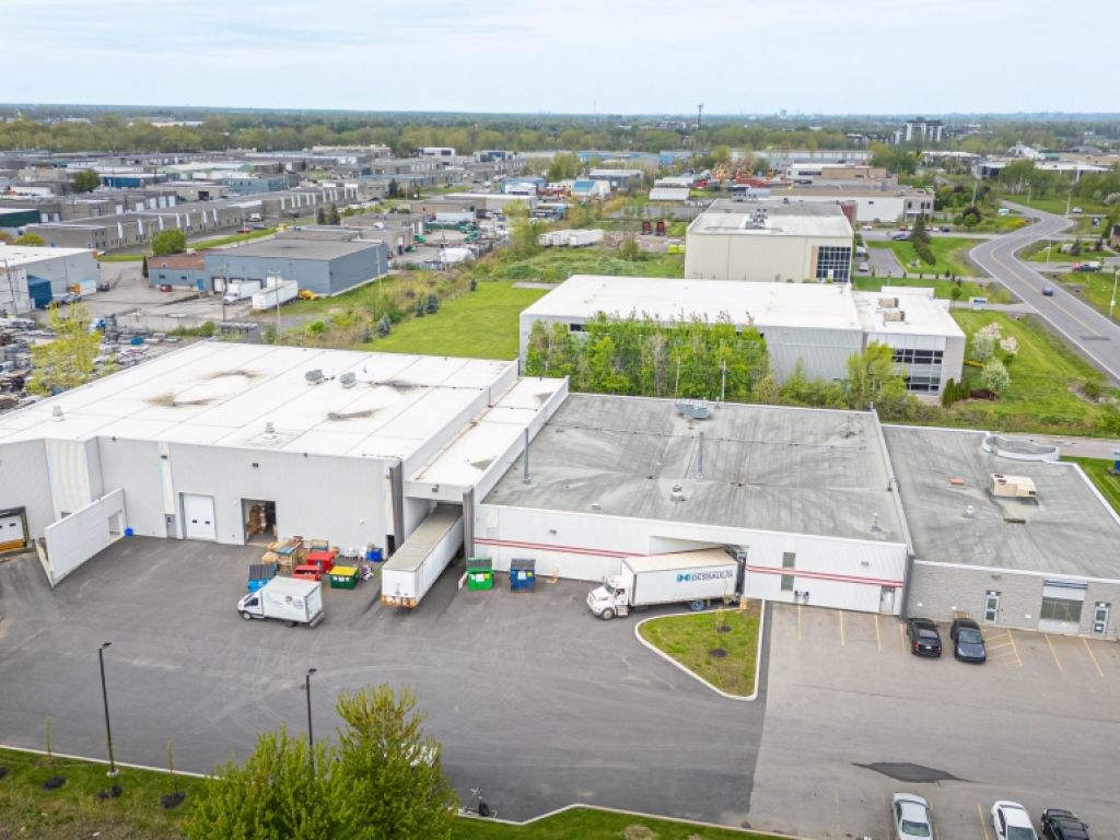 6,500 to 15,500 sqft for rent industrial building in Candiac