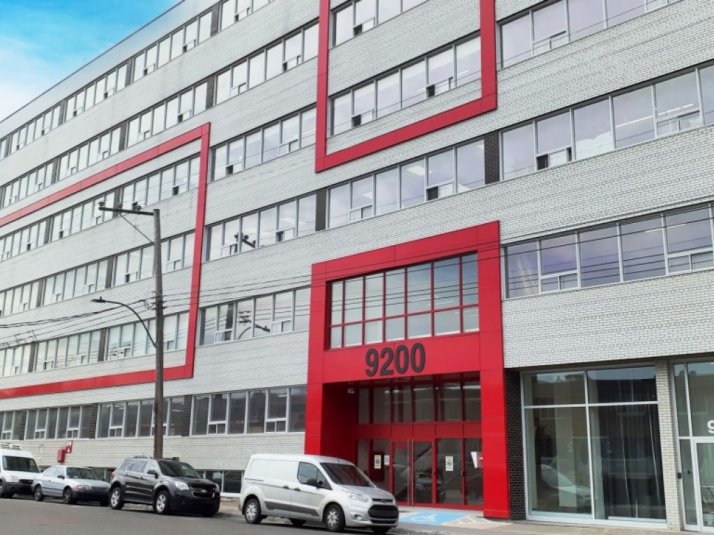 9200 Avenue du Parc, Montreal, QC H2N 1Z4